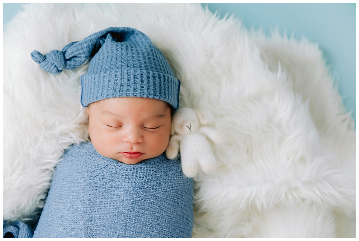 The Perfect Age for Newborn Photos: What You Need to Know - Newborn Photography and Inspiration by White Rabbit Photo Boutique