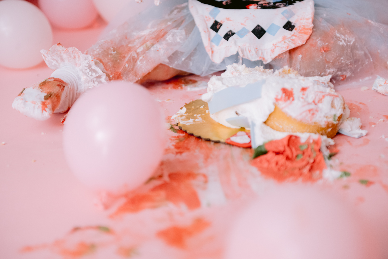 Custom Alice in Wonderland cake smash photographed by Orange County baby photographer