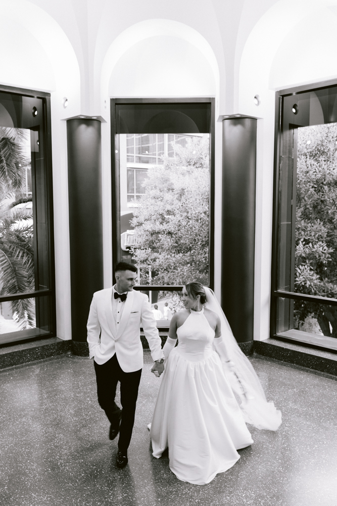 Stylish wedding at the Disneyland Hotel on the Adventure Lawn