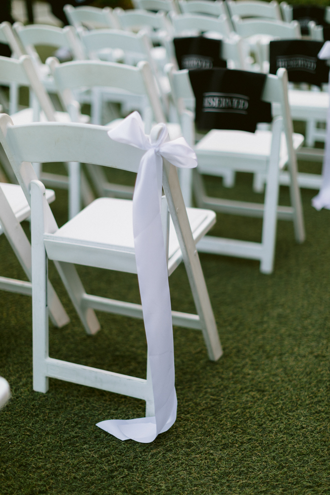 Stylish wedding at the Disneyland Hotel on the Adventure Lawn