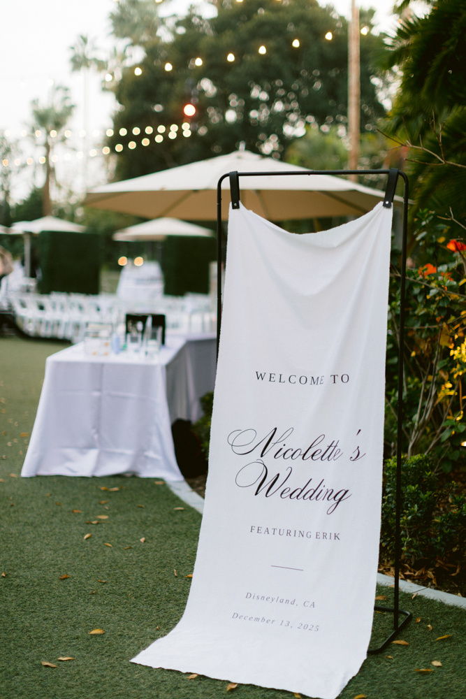 Stylish wedding at the Disneyland Hotel on the Adventure Lawn